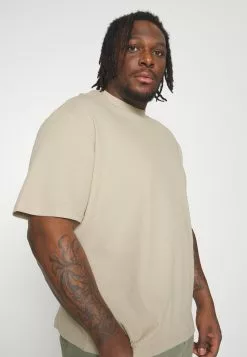 YOURTURN Unisex - T-Shirt Basic -Light Green/ Off-White -YOURTURN WINKEL 100f003a2e1d43cf9c75eab3d1bdbd33