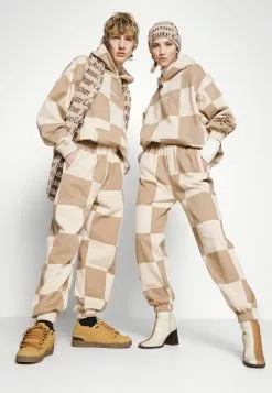 YOURTURN Unisex - Trainingsbroek - Beige -YOURTURN WINKEL 2f48d23f3312422db61e596429ac6121