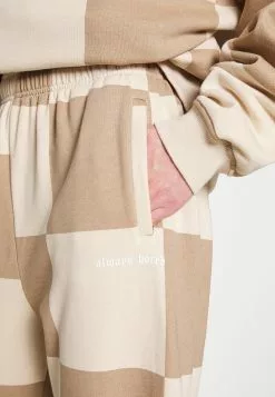 YOURTURN Unisex - Trainingsbroek - Beige -YOURTURN WINKEL 36df42ddf7b9487a9196e20f8c749a1c