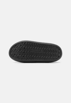 YOURTURN Badslippers - Black 12 YOURTURN Badslippers - Black -YOURTURN WINKEL 42f9ee67a582468d93c31fd3979dcfd1