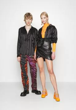 YOURTURN Festive Unisex - Overhemd - Black -YOURTURN WINKEL 44c290b56d5a463faf58b08607f0fb0e