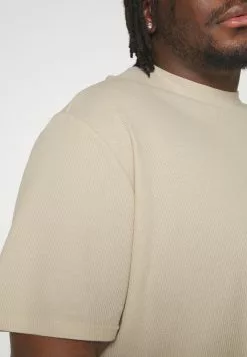 YOURTURN Unisex - T-Shirt Basic -Light Green/ Off-White -YOURTURN WINKEL 4efa04889fe14a52a8a0c10786bf9fb2