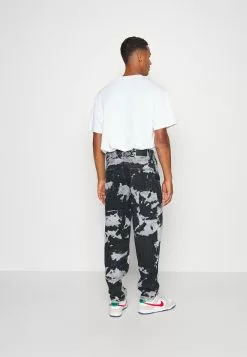 YOURTURN Unisex Moonwash Unisex - Relaxed Fit Jeans - Black -YOURTURN WINKEL 6685994947d04f7eaa89ae453bbefd9f