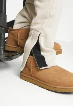 YOURTURN Trainingsbroek - Beige -YOURTURN WINKEL 69c2242cbc97415d9dde6d9d54f6d644