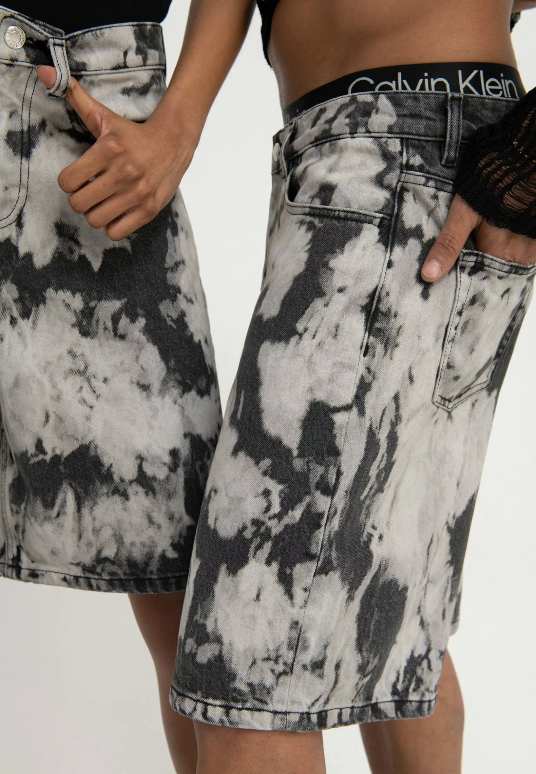 YOURTURN Unisex - Jeansshort - Black Denim 7 YOURTURN Unisex - Jeansshort - Black Denim - Afbeelding 5