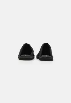 YOURTURN Unisex - Pantoffels - Black 10 YOURTURN Unisex - Pantoffels - Black -YOURTURN WINKEL a35d6f2c4b0d4603bf31b8659dc70b71