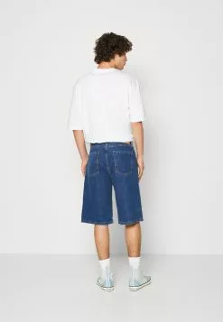 YOURTURN Unisex - Jeansshort - Blue Denim -YOURTURN WINKEL d357d7a7178a48789eeb600a35d29183