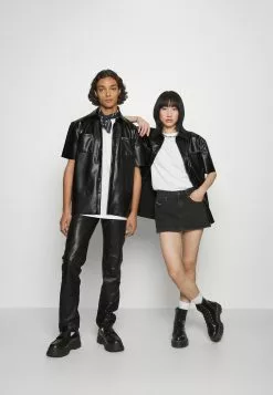 YOURTURN Unisex - Overhemdblouse - Black -YOURTURN WINKEL e2bfe3f7d91b40fb8582945dbc13447f