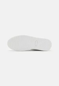 YOURTURN Sneakers Laag - White -YOURTURN WINKEL e97110e5cf9e41c8895f56cdea71a487