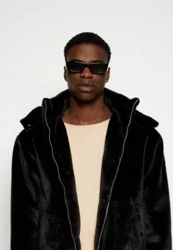 YOURTURN Winterjas - Black -YOURTURN WINKEL f7b08c4eb50e455d9a52a2b7e1efc2c5