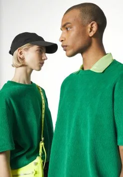 YOURTURN Unisex - T-Shirt Basic - Green 11 YOURTURN Unisex - T-Shirt Basic - Green -YOURTURN WINKEL fe42032137b84feba7e6e68d933211ed